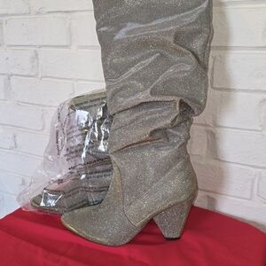 Elegant Gold Women's Boots